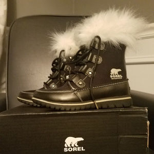 Sorel Cozy Joan X Celebration - New - size 5